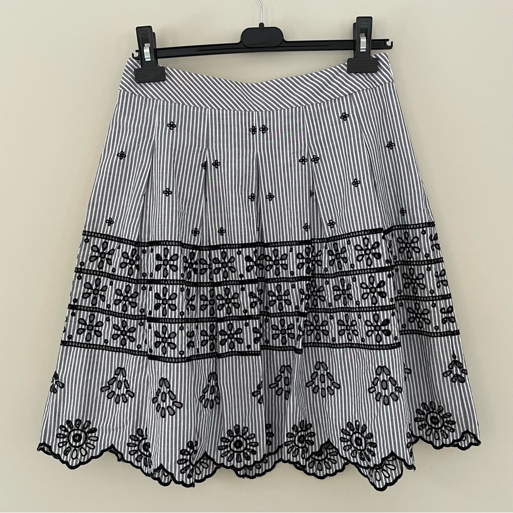 Talbots Petite Black and White Scalloped Eyelet Skirt